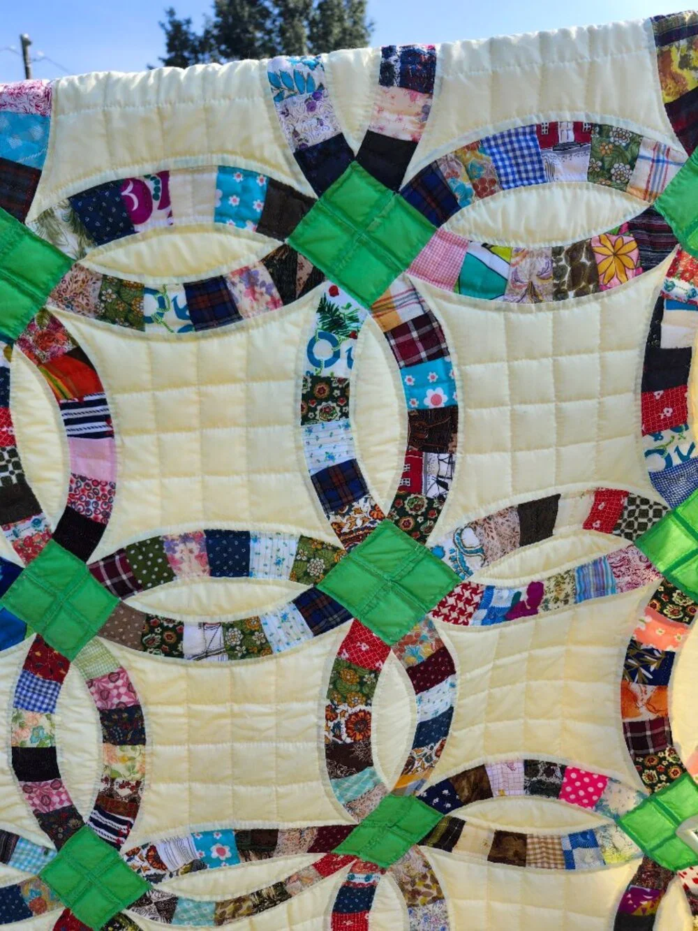 Vintage handmade scalloped double wedding ring quilt  79